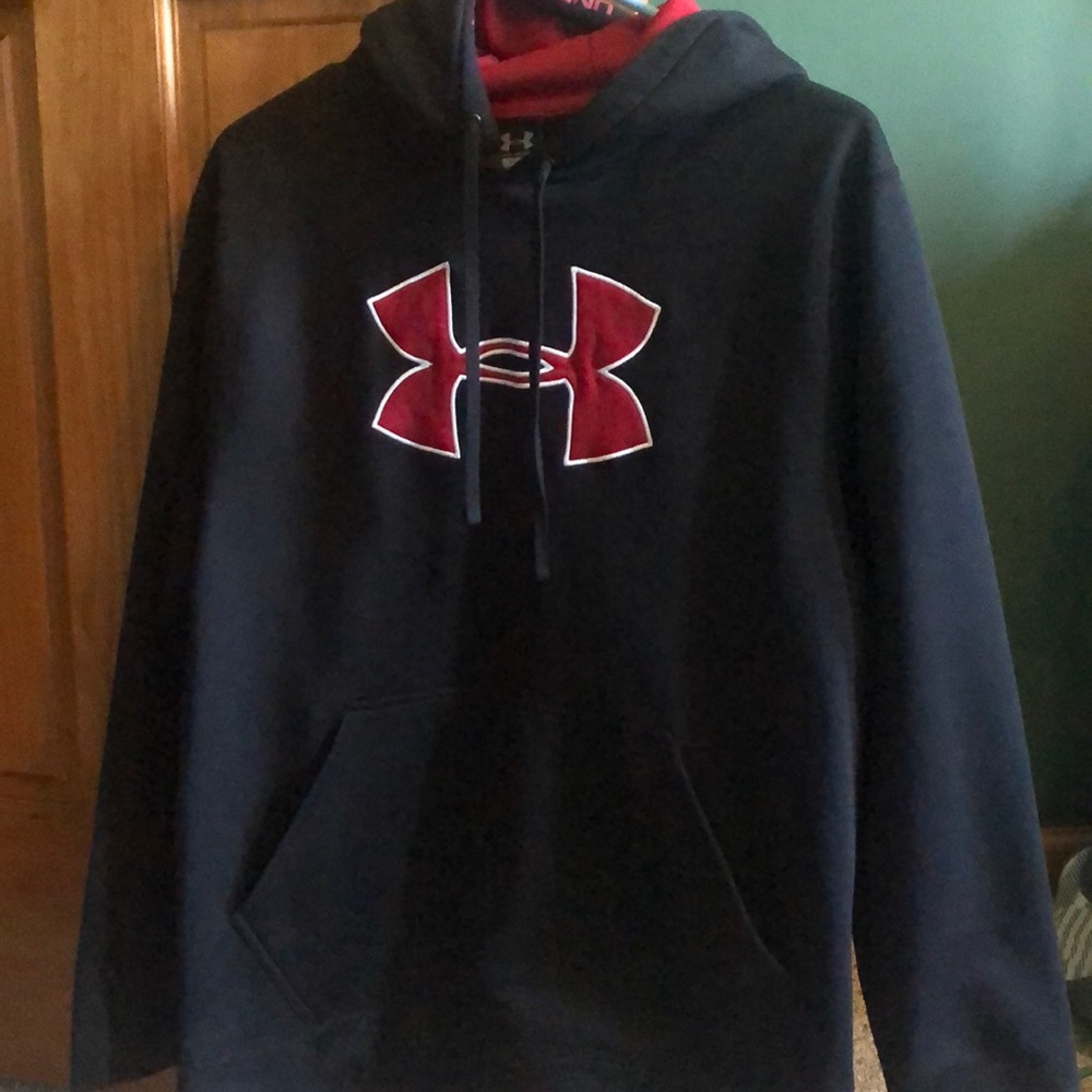 Under armour sweatshirt